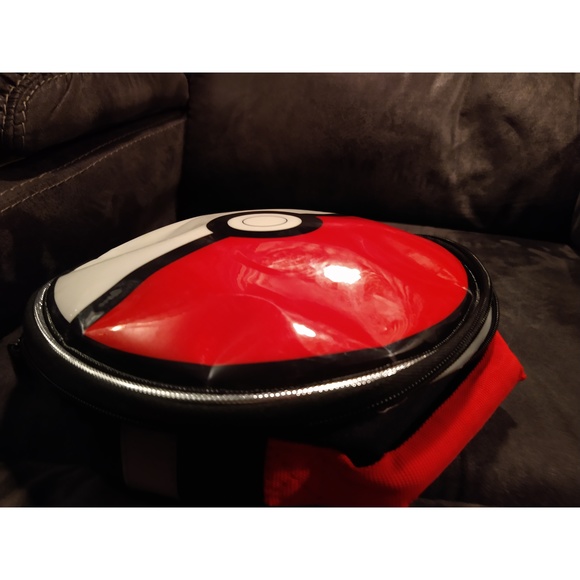 UNIQUE POKEMON LUNCH BAG - SMALL ROUND - USED CONDITION - Picture 3 of 8